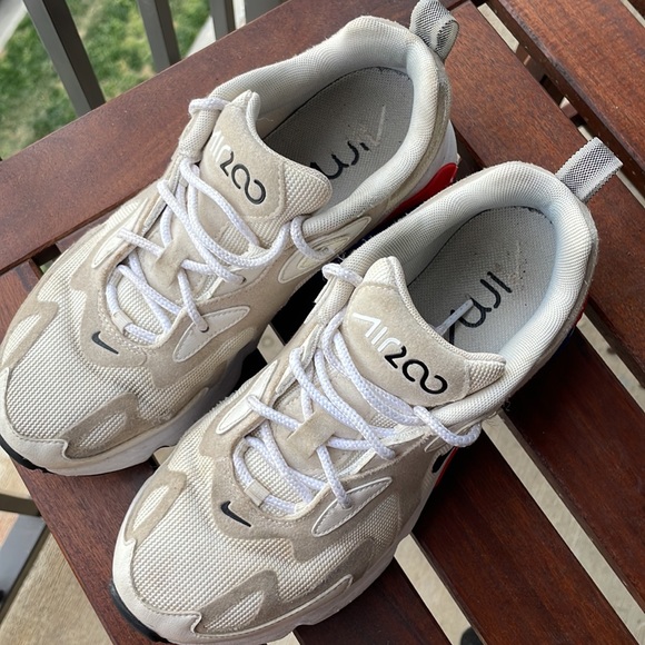 Nike Women’s Air Max 200s ‘Desert Sand’ in size 7.5. Original release date 7/19 - Picture 4 of 5